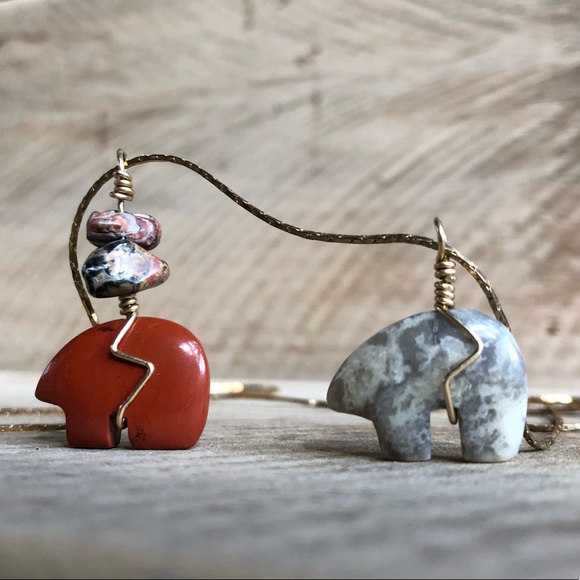 Vintage Zuni Fetish Bear Poppy Jasper Necklace - Picture 5 of 7